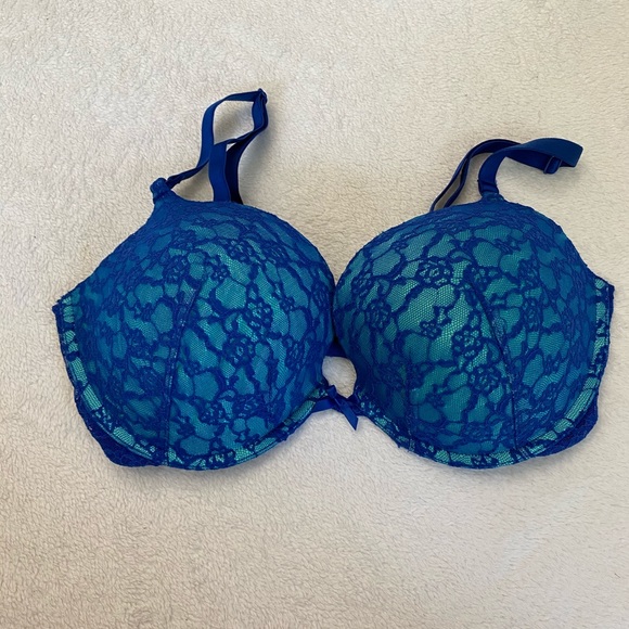 NWOT Victoria’s Secret push-up bra - Picture 2 of 5